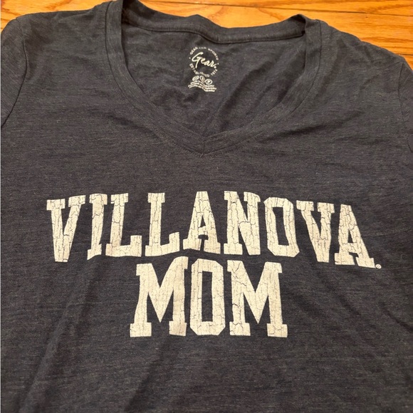 Villanova Mom Gray Short Sleeve Tee - Picture 2 of 4